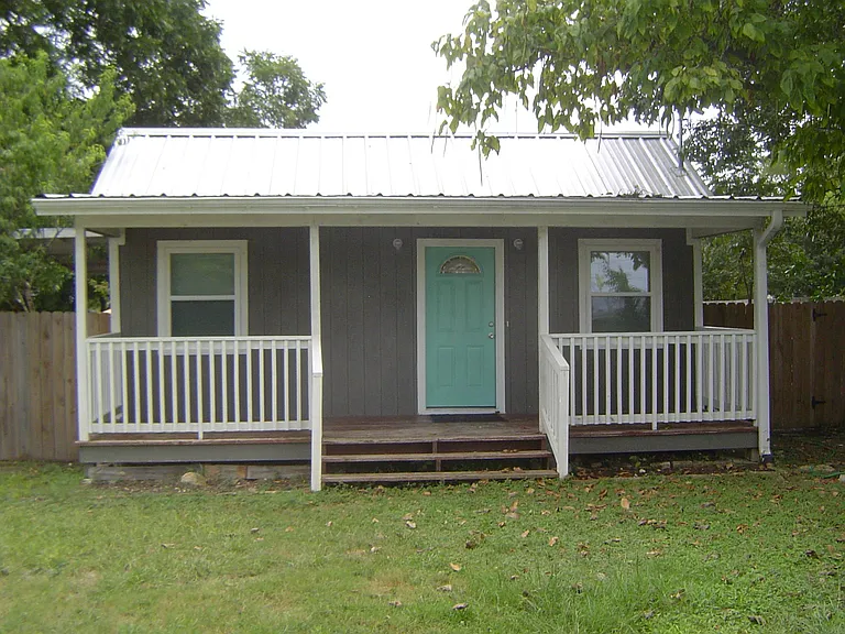 300 Tampico St — Photo 1