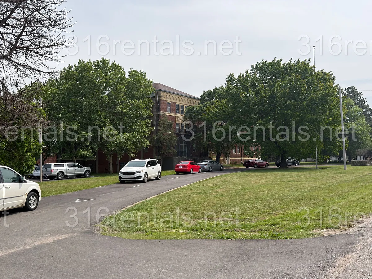 Building Photo - Forest Park Apartments