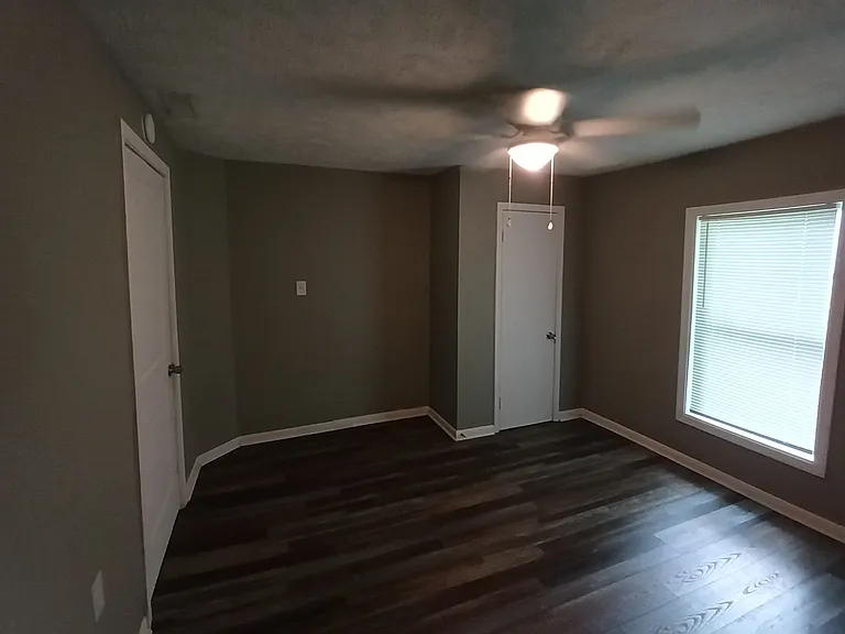308 Sterling St — Photo 5