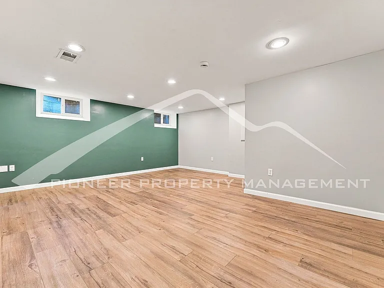3270 Newport St — Photo 15