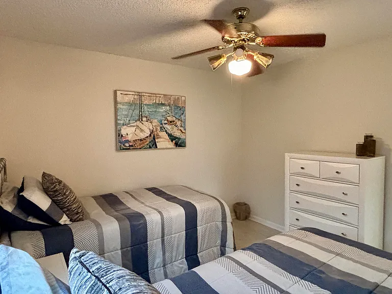 2153 Amesbury Cir — Photo 23