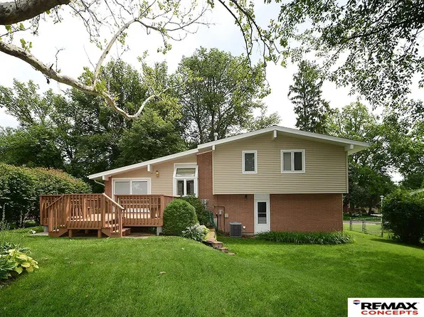 801 Driftwood Dr, Lincoln, NE 68510