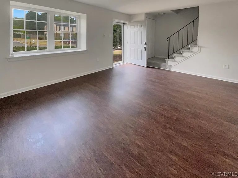 3238 Hunters Mill Ct — Photo 3