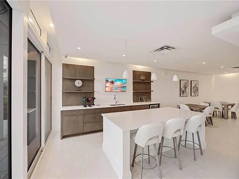 3443 Gulf Shore Blvd N #707 — Photo 34