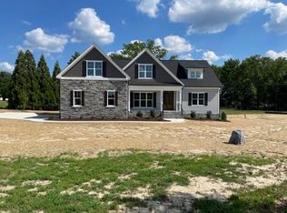 25 Old Garden Ln, Youngsville, NC 27596