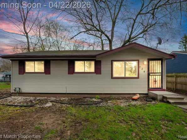 724 Parkwood Ave, Pontiac, MI 48340