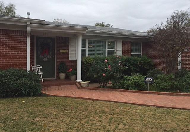 1st image of 621 Crestwood Dr