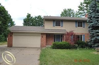 1st image of 2496 Doris Dr
