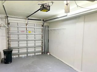 2482 Centergate Dr APT 102, Hollywood, FL 33025