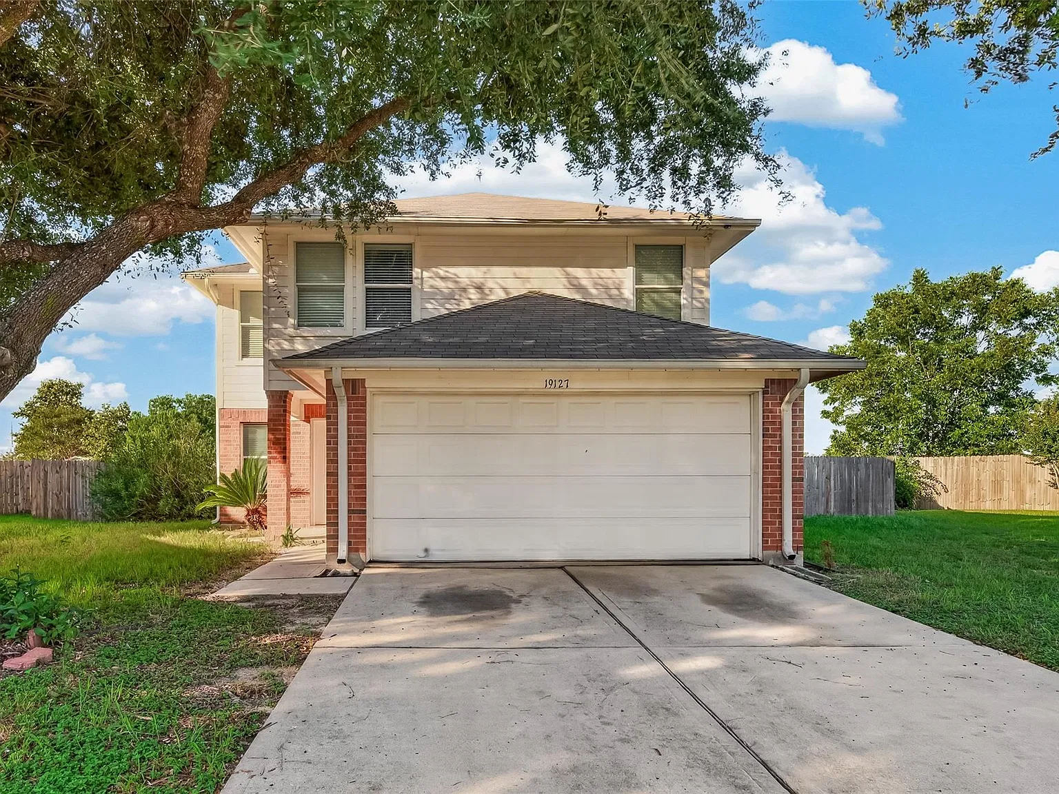 3 bed, 2.5 bath, 1580 sqft, $2,100 — Photo 4