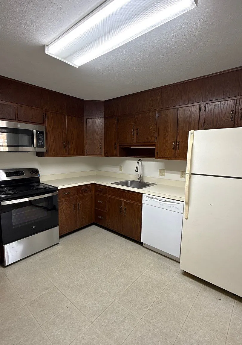 2 bed, 980 sqft, $1,750 — Photo 3