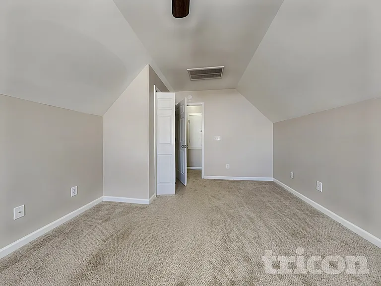 409 Baneberry Ln — Photo 15