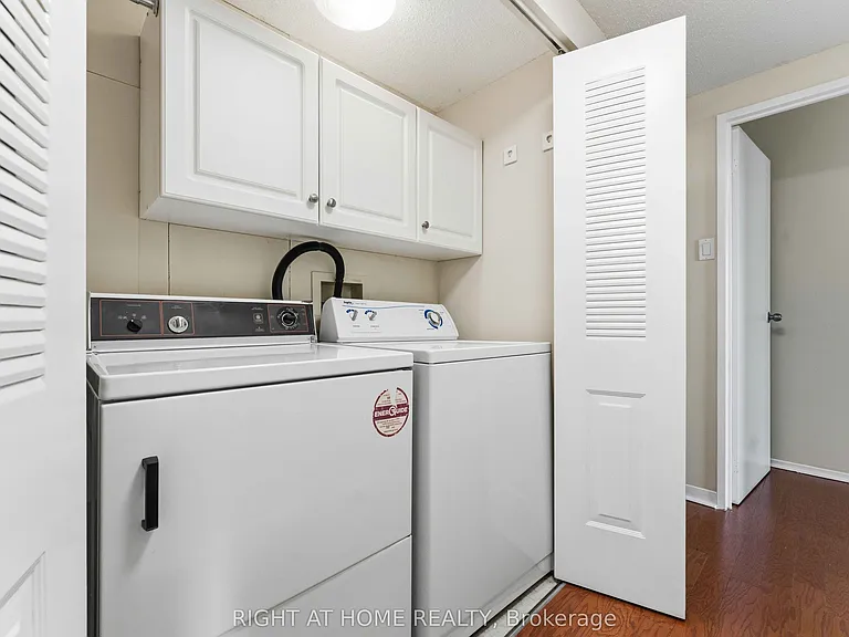 2759 Carousel Cres #911 — Photo 29