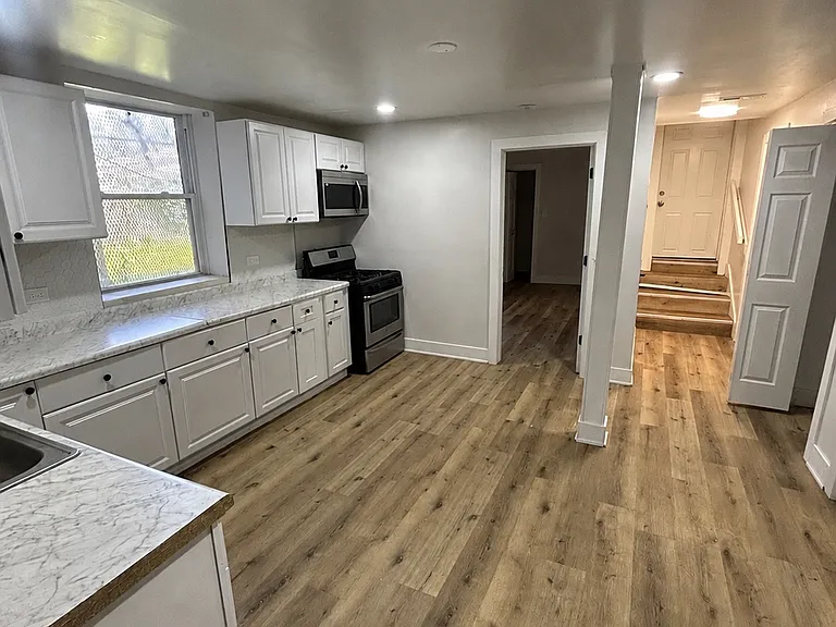 1853 S Springfield Ave #G — Photo 7