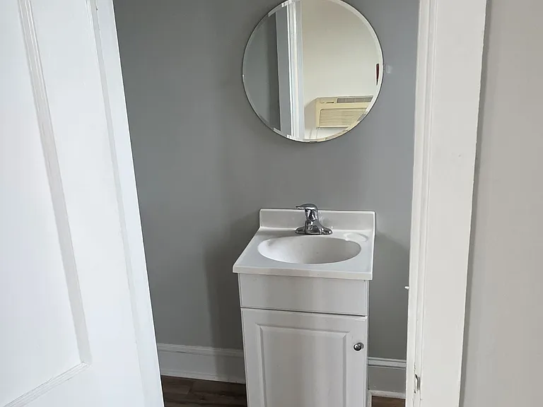 104 W Chestnut St #4 — Photo 6