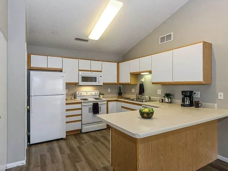 2867 Coral Ct #303 — Photo 7