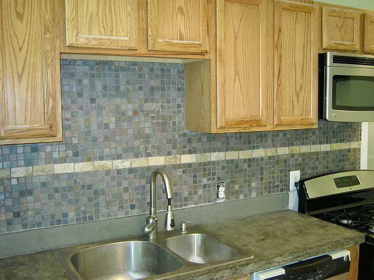 418 E 64th St — Photo 3