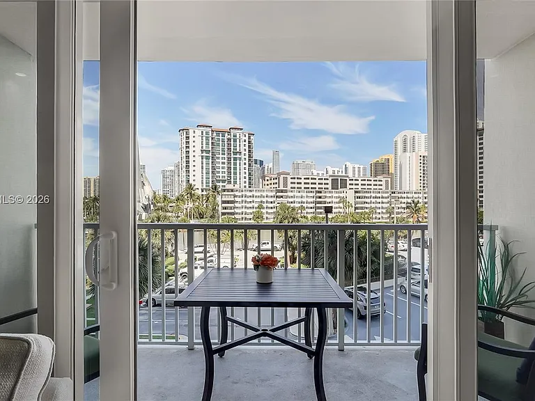 300 Bayview Dr #307 — Photo 13