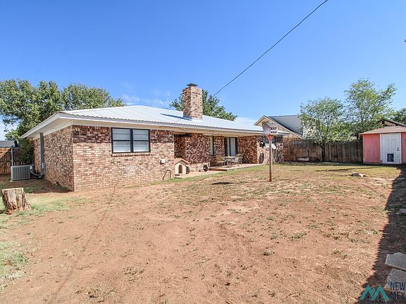 5th image of 405 Rosewood Dr
