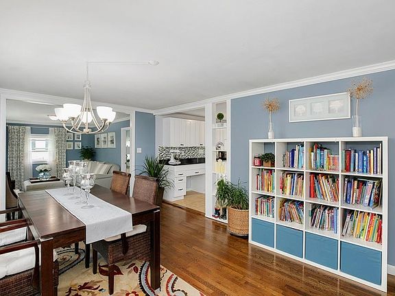 4th image of 54 W Lake Dr