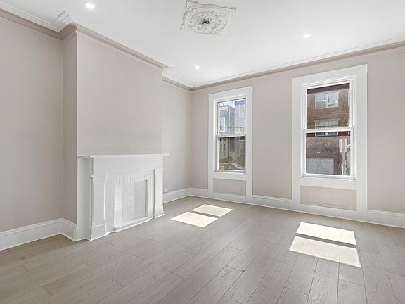 5th image of 253 Halladay St #A