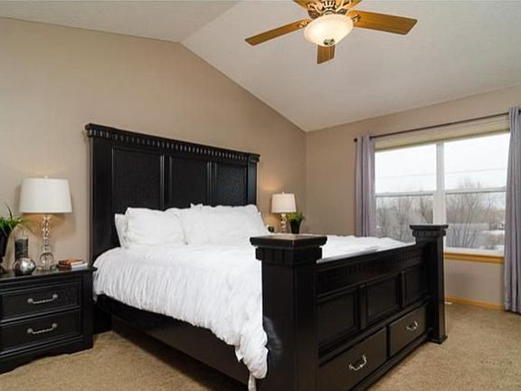 5th image of 3916 Everest Ln N