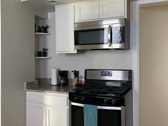 2nd image of 3035 N Gresham Ave APT 2F