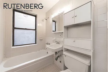 Rented by R New York