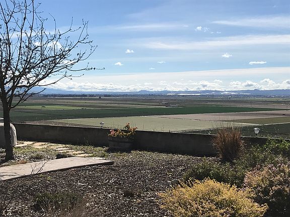 SE view towards foothills