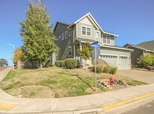 709 E Garfield St, Carlton, OR