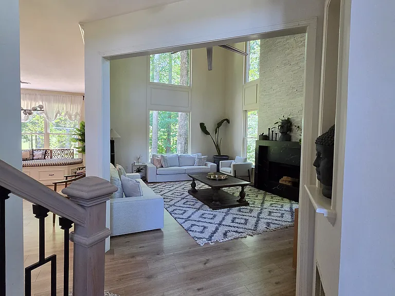 1210 Beacon Hill Xing — Photo 23
