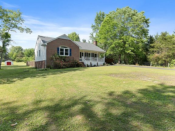 3rd image of 3543 Holly Grove Dr