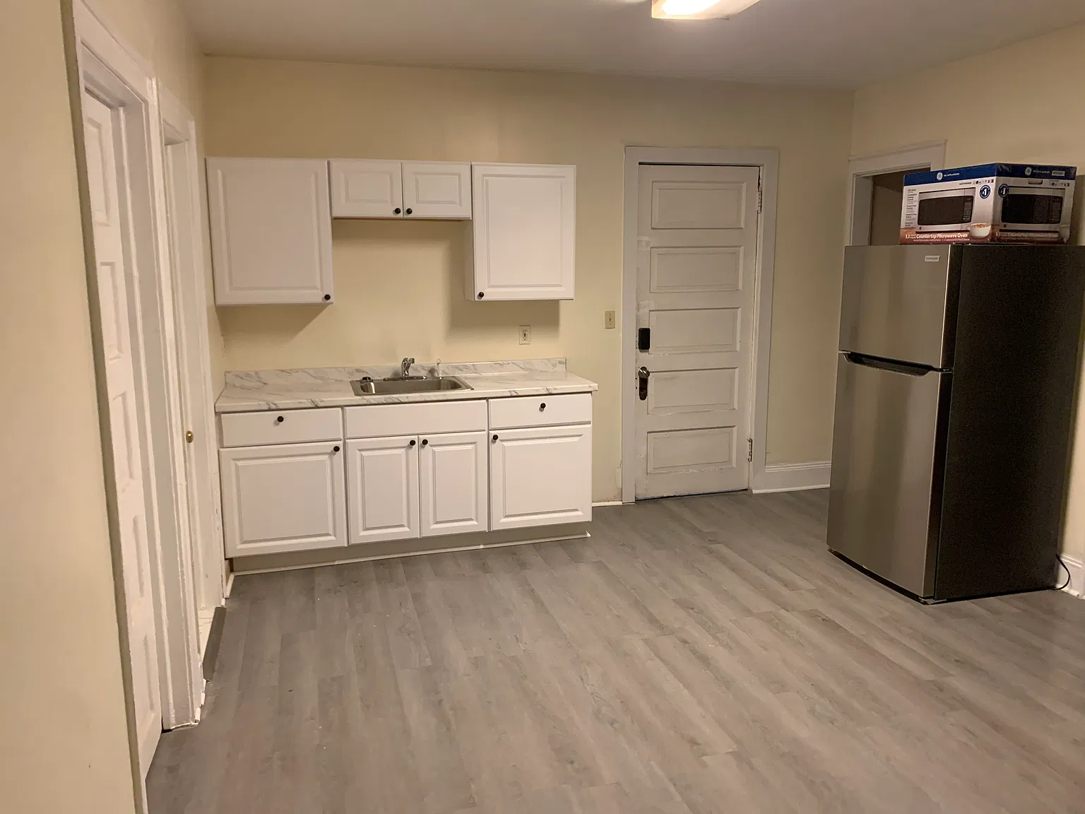 2 bed, $1,100 — Photo 3