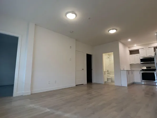 1419 McCallum Rd #4, Abbotsford, BC V2S 8B2