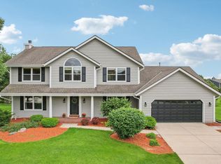 N50W17185 Chestnut Rd, Menomonee Falls, WI 53051