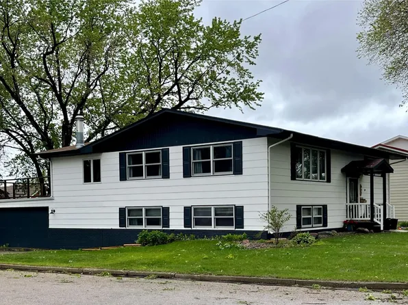 922 2nd Ave W, Mobridge, SD 57601