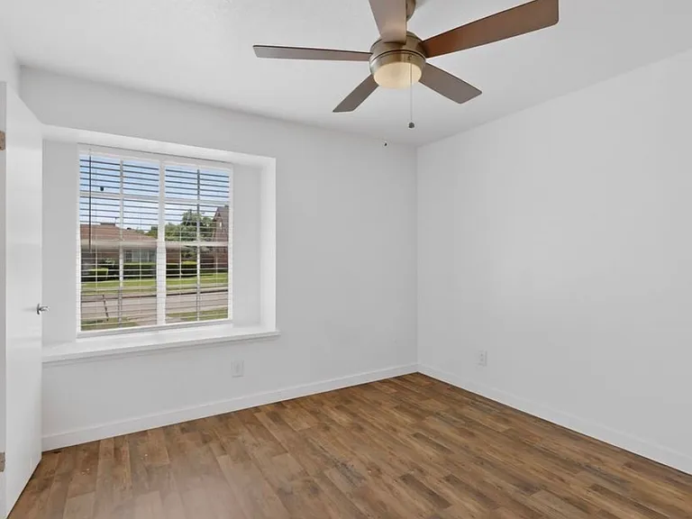 1545 Drury Dr — Photo 11