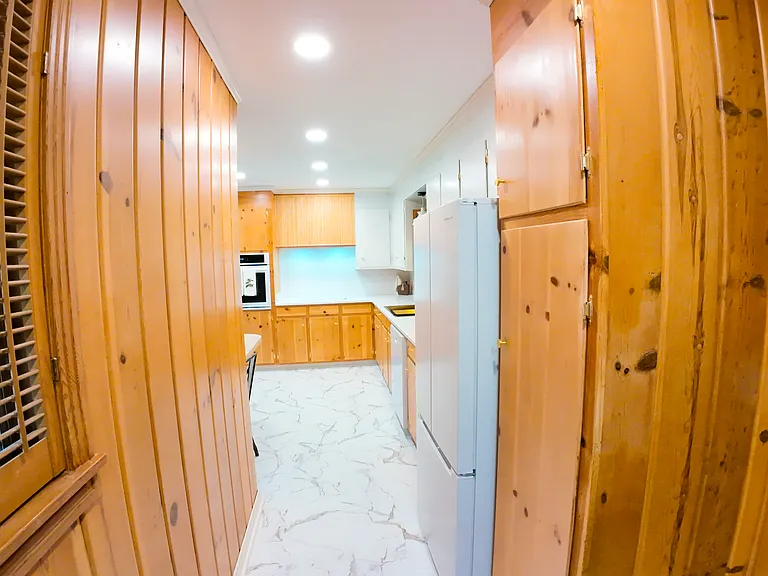 110 Willow Dr — Photo 16