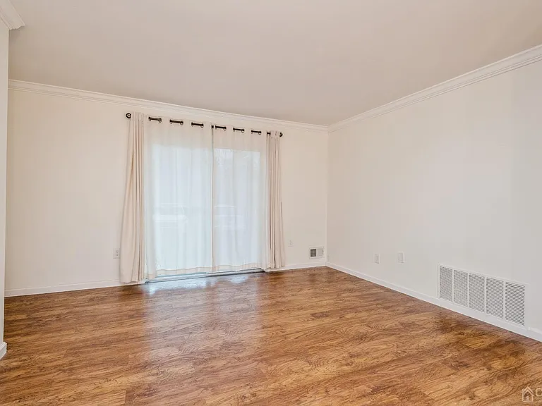 101 Quince Ct — Photo 2