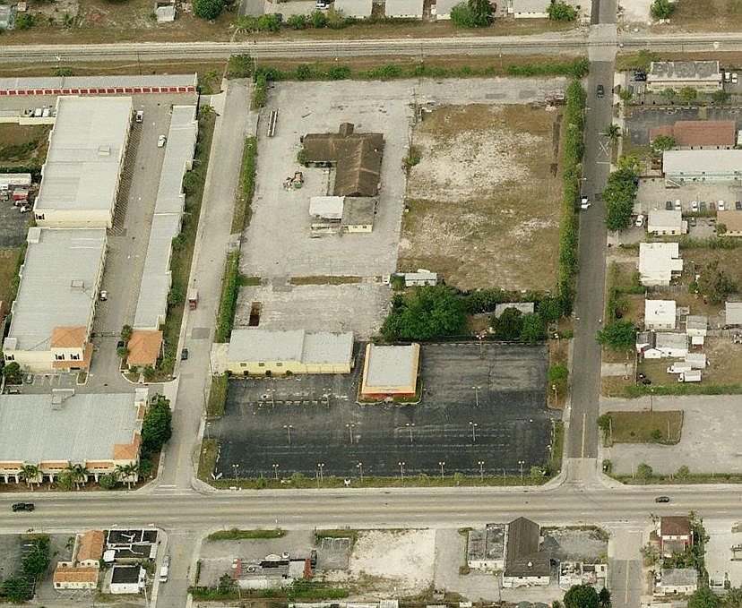 2nd image of 1601 N Dixie Hwy