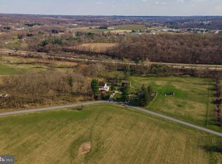 612 Woodview Rd, Avondale, PA 19311