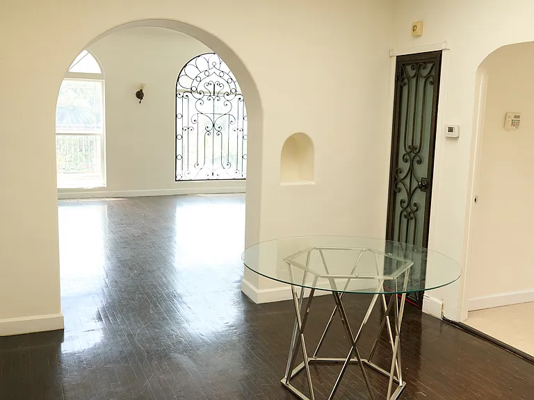 2039 Ivar Ave #3 — Photo 9