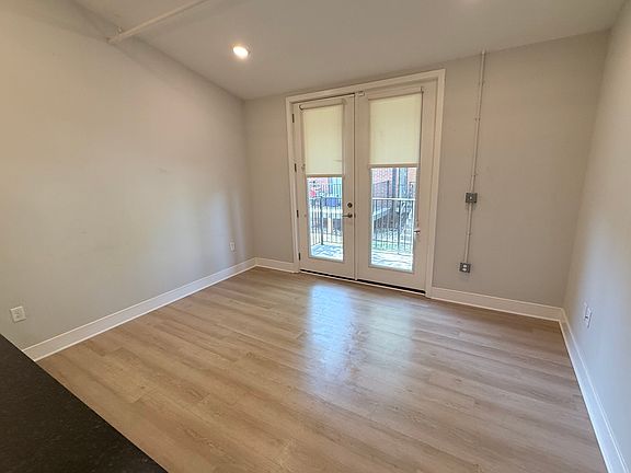 3rd image of 310 W 31st St #7