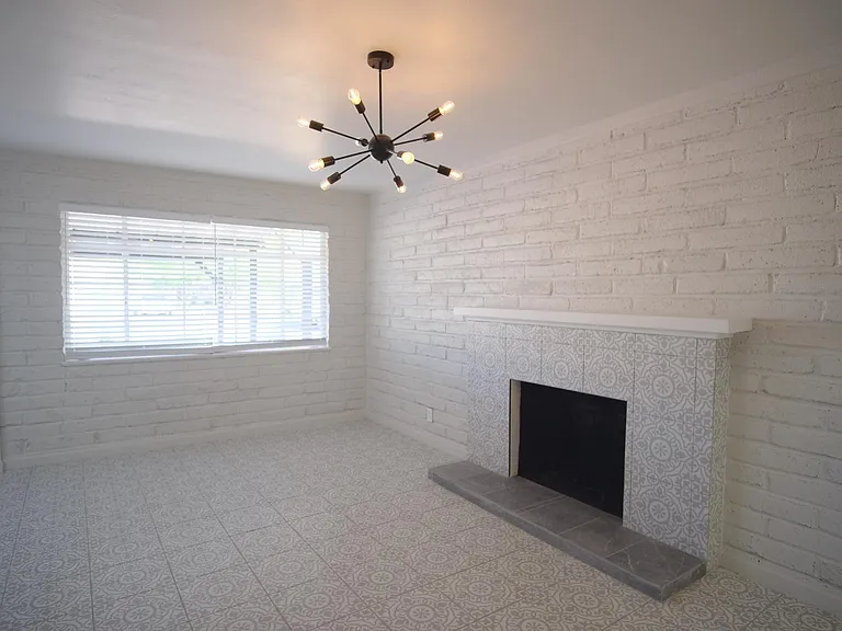 2743 N Park Ave — Photo 6