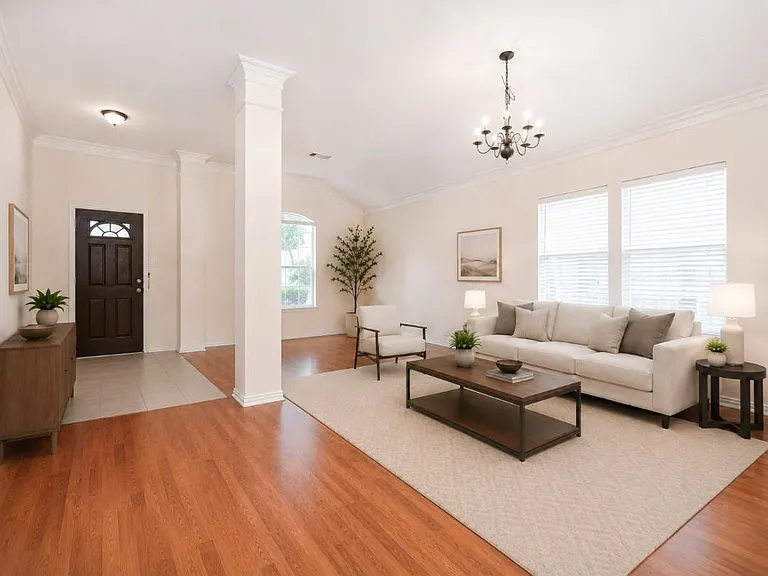 18006 Willow Cliff Ln — Photo 3