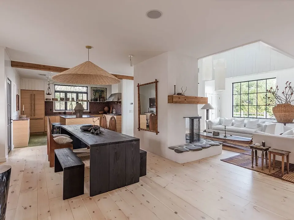 46 Edison Dr