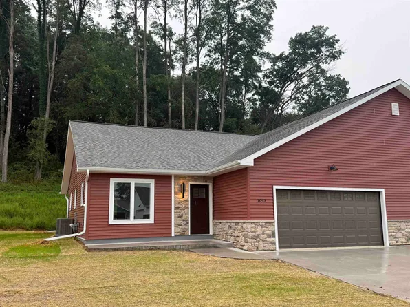 1093 Rusalka Cir, Reedsburg, WI 53959