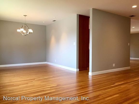 4th image of 858 Groton Ct