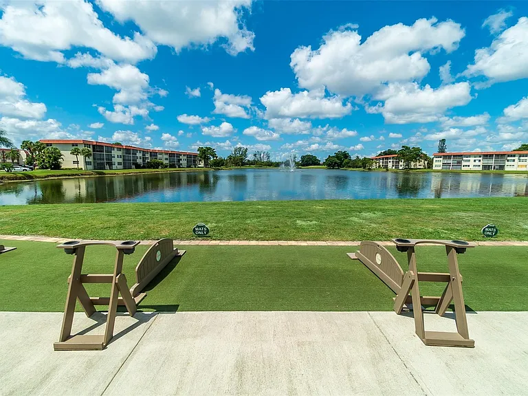 820 S Hollybrook Dr #209 — Photo 32