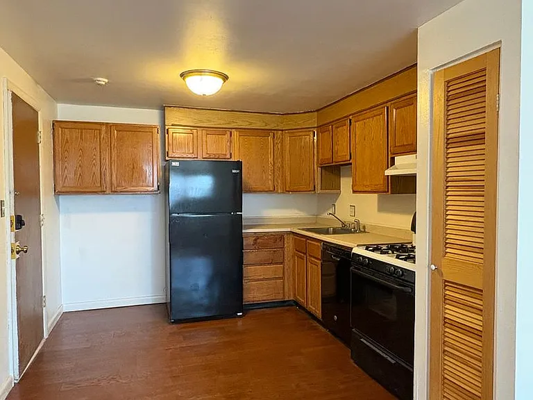 351 Hildreth St #11 — Photo 2